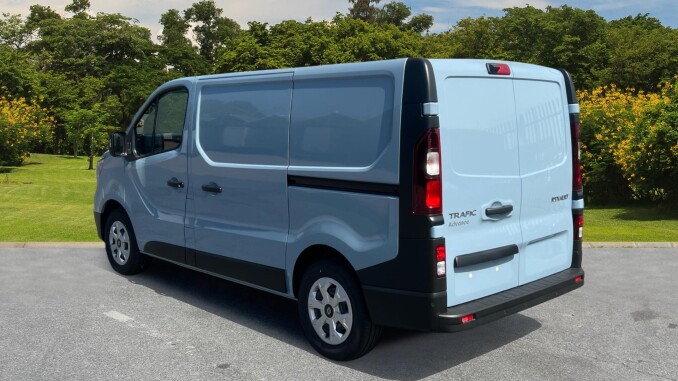 Renault Trafic Swb Diesel SL30 Blue dCi 130 Advance [Safety] Van - Image 2